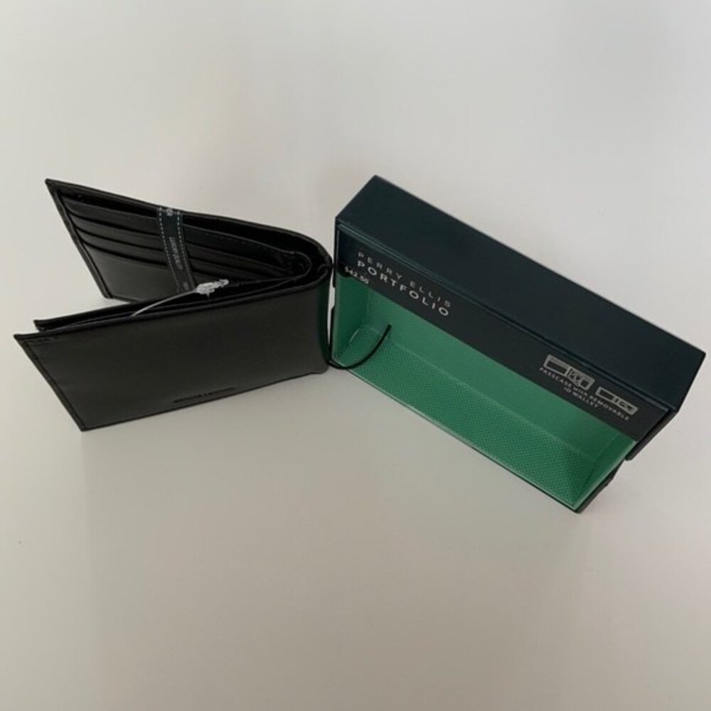 Perry Ellis Portfolio Passcase Removable ID Wallet - Picture 5 of 8
